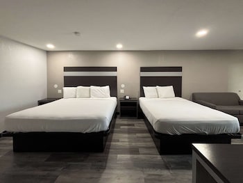 Standard Room, Multiple Beds, Non Smoking