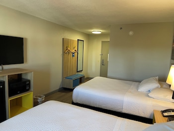 Standard Room, 2 Queen Beds