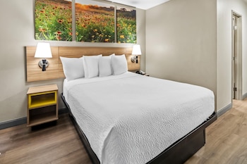 Business Room, 1 Queen Bed, Non Smoking