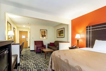 Standard Suite, 1 King Bed, Non Smoking