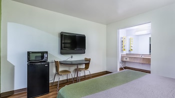 Deluxe Room, 2 Queen Beds, Non Smoking, Refrigerator & Microwave