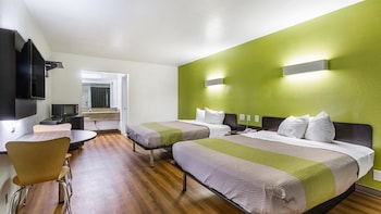 Deluxe Room, 2 Queen Beds, Non Smoking, Refrigerator & Microwave
