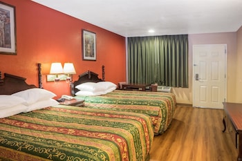 Deluxe Room, 2 Queen Beds, Non Smoking, Refrigerator & Microwave