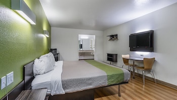 Deluxe Room, 1 King Bed, Non Smoking