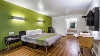 Deluxe Room, 1 King Bed, Non Smoking, Refrigerator & Microwave