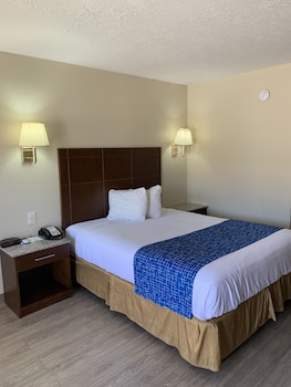 Deluxe Room, 1 Queen Bed, Non Smoking