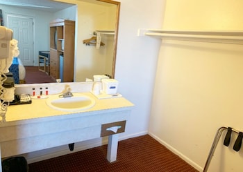 Standard Room, 1 Queen Bed
