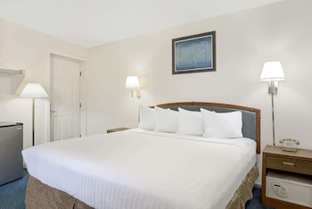 Room, 2 Queen Beds, Non Smoking (Pet-Friendly)