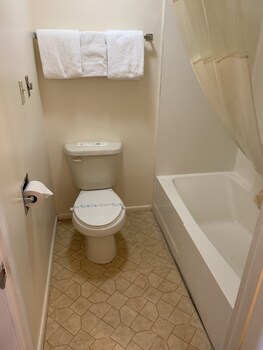 Standard Room, 1 Queen Bed