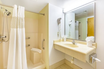 Room, 1 King Bed, Accessible, Ocean View (Balcony)