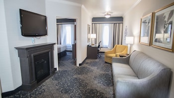 Suite, 2 Queen Beds, Non Smoking, Jetted Tub (with Sofabed)