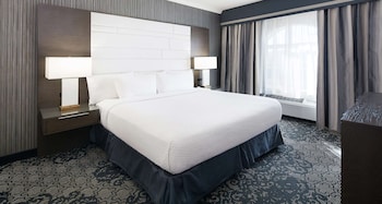 Suite, 1 King Bed, Non Smoking, Jetted Tub (with Sofabed)
