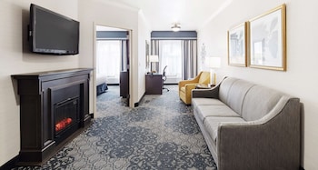 Suite, 2 Queen Beds, Non Smoking, Jetted Tub (with Sofabed)
