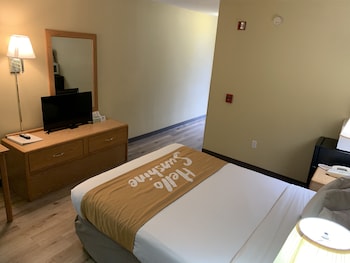 Standard Room, 1 Queen Bed, Accessible