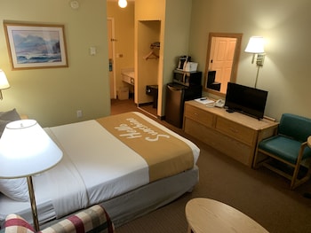 Standard Room, 1 Queen Bed