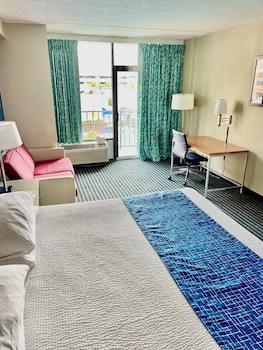 Room, 1 King Bed, Non Smoking, Balcony (Partial Ocean View)
