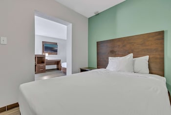 Family Suite, 2 Queen Beds, Non Smoking (Second Floor, Stairs, No Elevator)