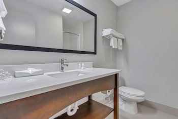 Deluxe King Suite - 2nd Floor No Elevator - Non-Smoking - Stairs Access Only