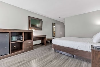 Family Suite, 2 Queen Beds, Non Smoking (Second Floor, Stairs, No Elevator)