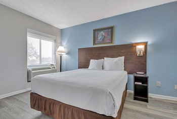 Family Suite, 2 Queen Beds, Non Smoking (Second Floor, Stairs, No Elevator)