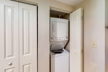 Condo, 2 Bedrooms