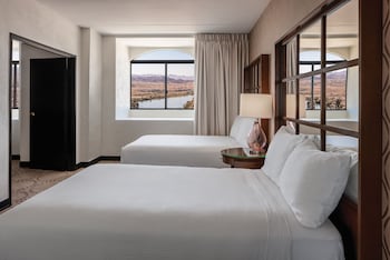 North Tower Vista Suite 2 Doubles Non-Smoking (Newly Renovated)