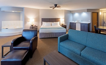 Suite, 1 King Bed with Sofa bed (Suite, 1 King 1 Bed Whirlpool Firepla)