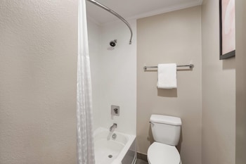 Room, 2 Queen Beds, Non Smoking, Kitchenette
