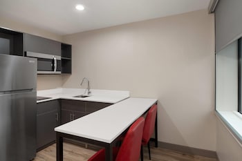Suite, 1 King Bed with Sofa bed, Non Smoking, Kitchenette