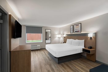 Suite, 1 King Bed, Non Smoking, Kitchenette