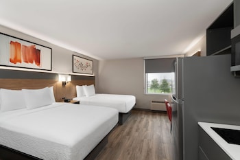Room, 2 Queen Beds, Non Smoking, Kitchenette