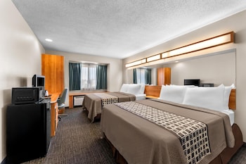 Basic Room, 2 Queen Beds, Smoking