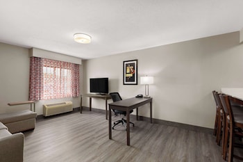Deluxe Room, 1 King Bed, Non Smoking (Deluxe Executive Room)