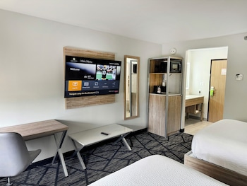Room, 2 Queen Beds, Non Smoking
