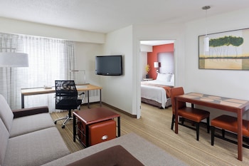 Suite, 2 Bedrooms, Fireplace