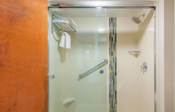 Deluxe Studio, Multiple Beds, Non Smoking, Kitchenette