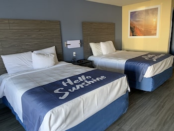 Room, 2 Queen Beds, Non Smoking (Mobility Accessible)
