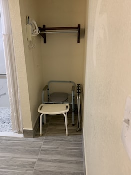 Room, 2 Queen Beds, Non Smoking (Mobility Accessible)