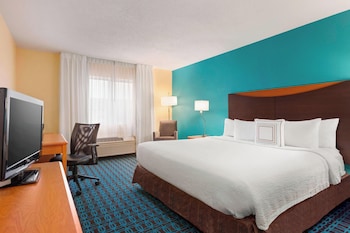 Room, 1 King Bed (Mobility Accessible, Tub)