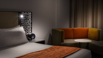 Standard Room, King Bed, Harbor View