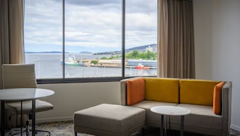 Standard Room, King Bed, Harbor View