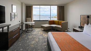Standard Room, King Bed, Harbor View