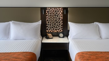 Superior Twin Room, City Side