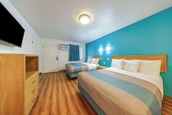 Deluxe Room, 2 Queen Beds, Accessible, Non Smoking
