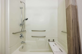 Standard Room, 2 Queen Beds, Accessible, Non Smoking