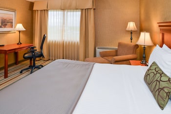Suite, Multiple Beds, Non Smoking, Microwave