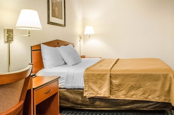 Standard Room, 1 Queen Bed, Non Smoking