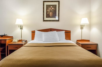 Standard Room, 1 Queen Bed, Non Smoking