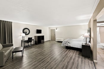 Superior Room, 1 King Bed, Non Smoking, Jetted Tub