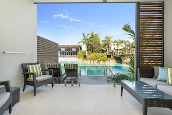 Superior Room, 1 King Bed (Resort Lagoon)